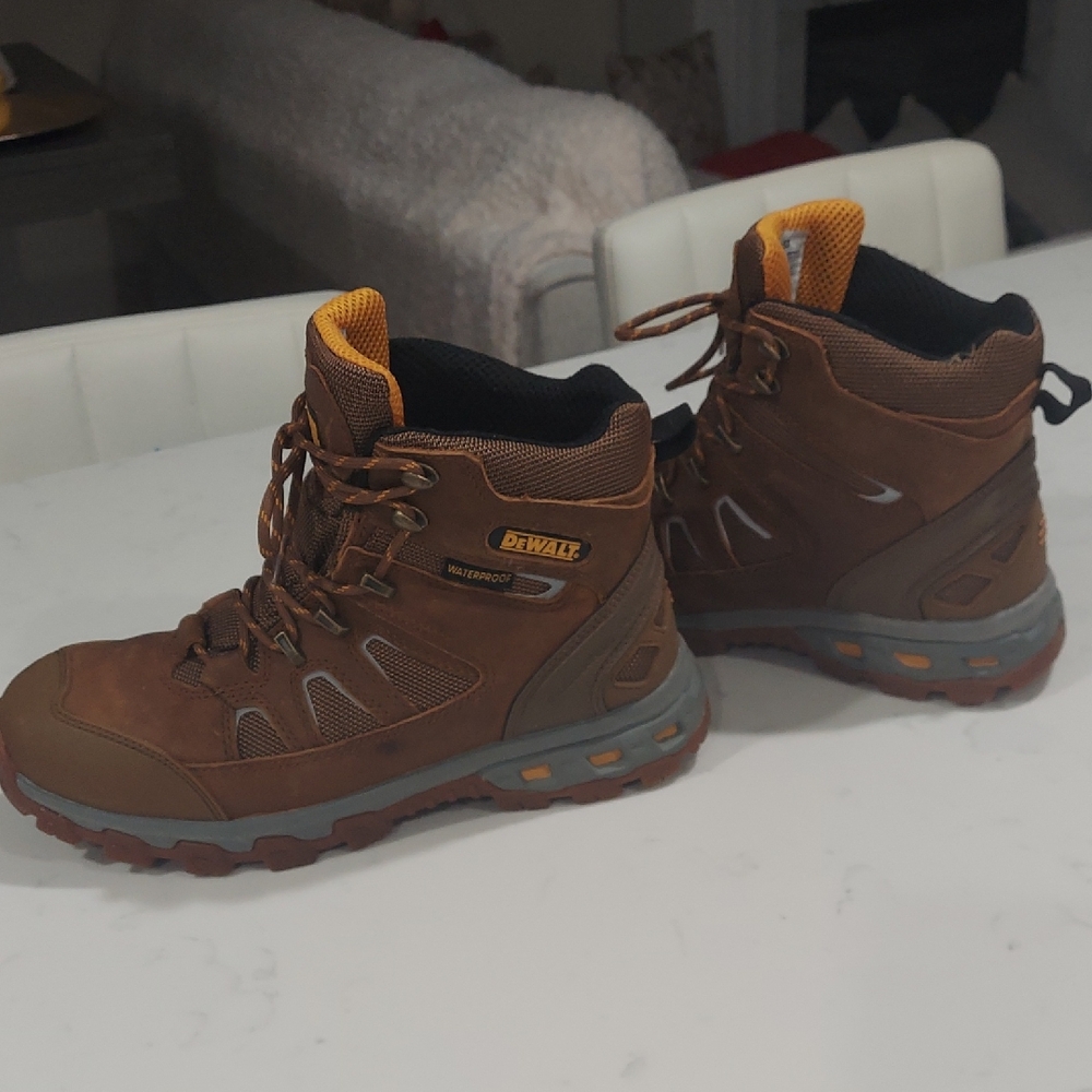 DEWALT Men's Brown Waterproof Work Boots